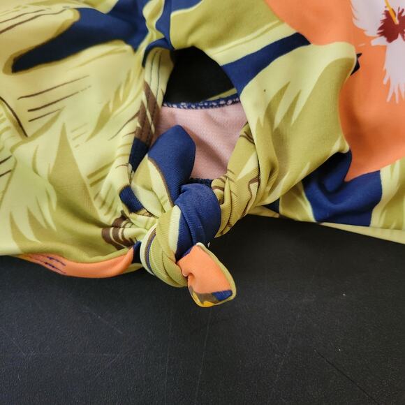 Beach Betty Hawaiian Print Bikini Swim Top - Small - Picture 3 of 6